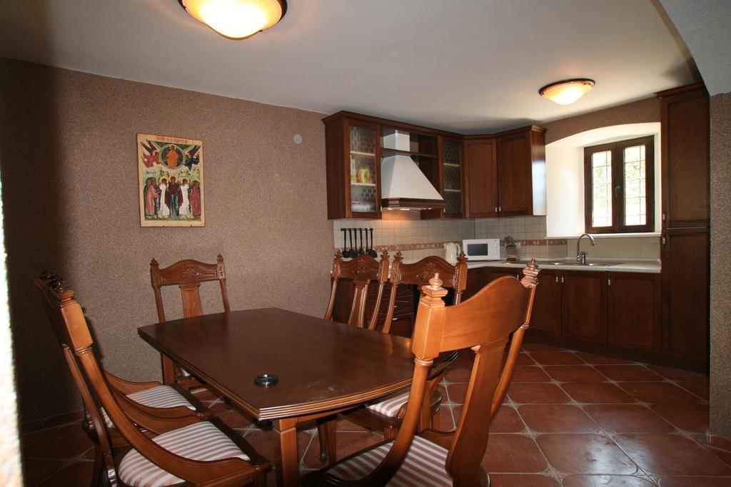 Holiday Home Ametist Котор Номер фото